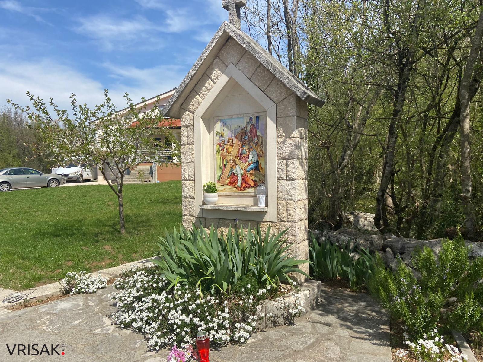 Veliki broj vjernika na Putu križa od Uzarića do Širokog Brijega