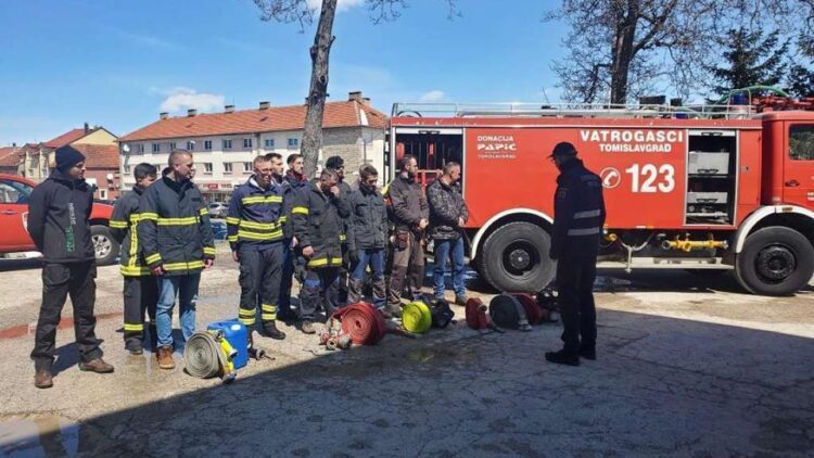 Hercegbosanska županija dobila 22 nova dobrovoljna vatrogasca