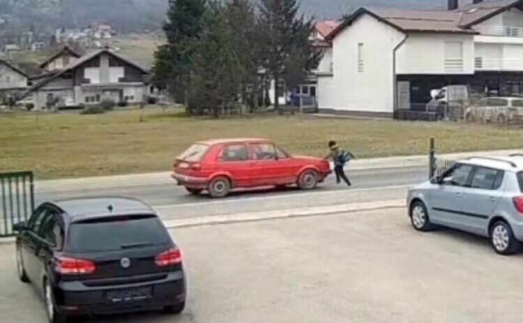 Automobil naletio na dijete i odbacio ga nekoliko metara: Vozač produžio dalje, dijete puzalo u bolovima
