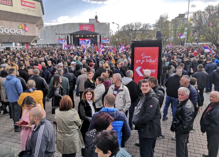 U Banjoj Luci skup potpore Dodiku, okupile se tisuće sudionika
