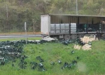 BiH: Prevrtanje gajbi iz kamiona, ovoga puta nije pivo