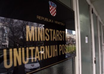 Osijek: Policajac pronađen mrtav u svojem uredu