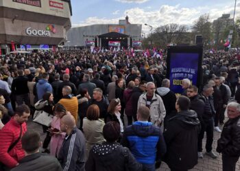 U Banjoj Luci skup potpore Dodiku, okupile se tisuće sudionika