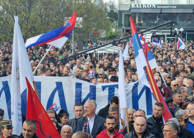 U Banjoj Luci skup potpore Dodiku, okupile se tisuće sudionika