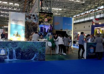 Predsjednik Vlade ŽZH Zdenko Ćosić na Sajmu gospodarstva Mostar 2022. obišao štand Županije Zapadnohercegovačke