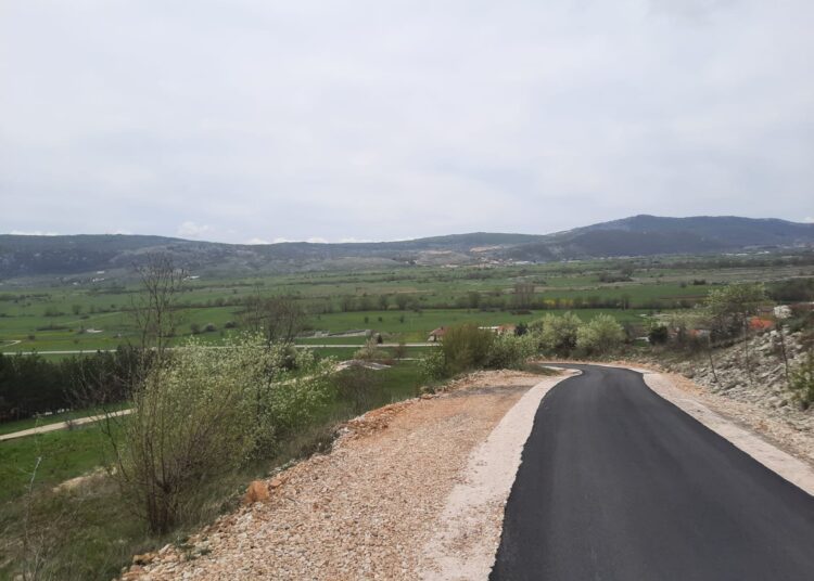 Posušje: Novi asfalt na više lokacija u Rakitnu, najavljeni i novi radovi