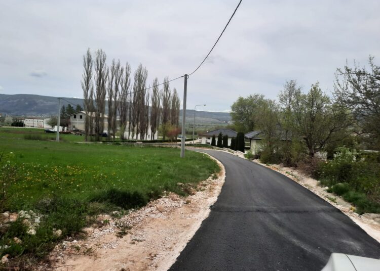 Posušje: Novi asfalt na više lokacija u Rakitnu, najavljeni i novi radovi