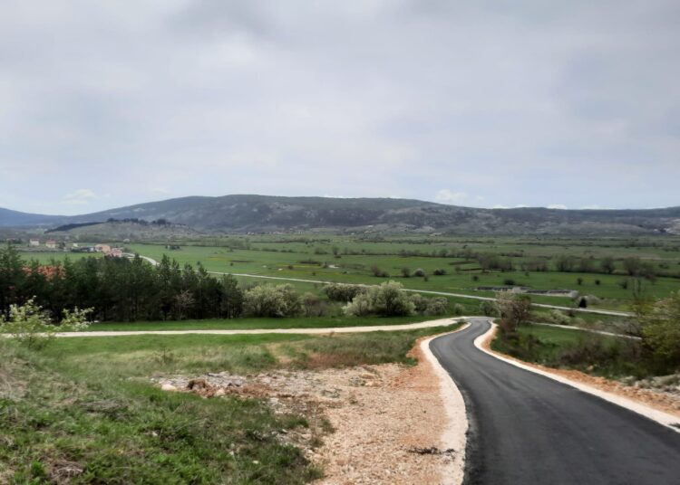 Posušje: Novi asfalt na više lokacija u Rakitnu, najavljeni i novi radovi