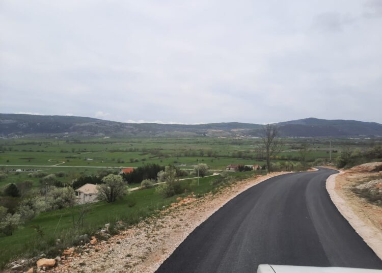 Posušje: Novi asfalt na više lokacija u Rakitnu, najavljeni i novi radovi
