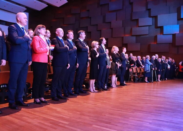 Tisuće ljudi na svečanosti povodom stote obljetnice rođenja prvog hrvatskog predsjednika dr. Franje Tuđmana