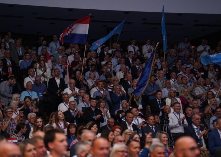 Tisuće ljudi na svečanosti povodom stote obljetnice rođenja prvog hrvatskog predsjednika dr. Franje Tuđmana