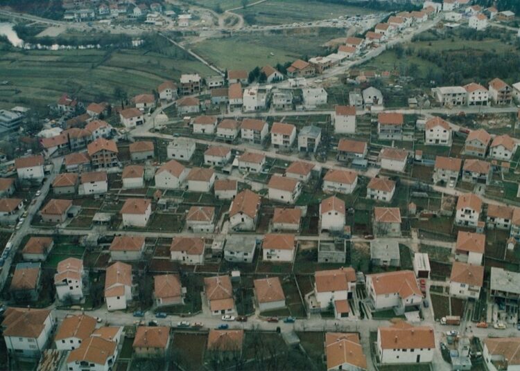 Pogledajte fotografije iz Širokog Brijega 1995. godine, s 1. obljetnice 2. gardijske brigade HVO-a