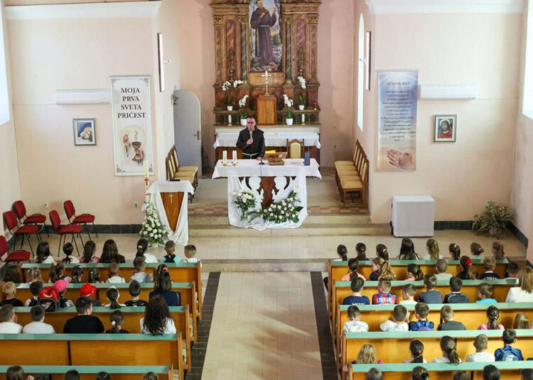 U Rasnu održane Stare školske igre