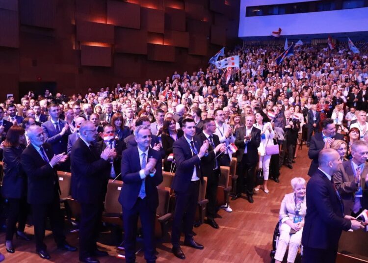 Tisuće ljudi na svečanosti povodom stote obljetnice rođenja prvog hrvatskog predsjednika dr. Franje Tuđmana