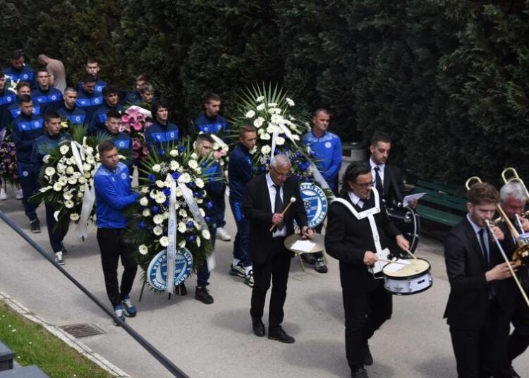 Ivica Osim pokopan u Sarajevu, tisuće ljudi se oprostile od legende