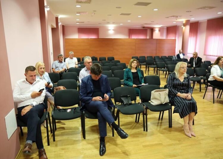 Predsjedništvo HNS-a: Dužnosnici iz naših redova djeluju sukladno Ustavu i zakonima