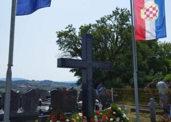 Zastava hrvatskog naroda u BiH niti je neustavna, niti je zabranjena