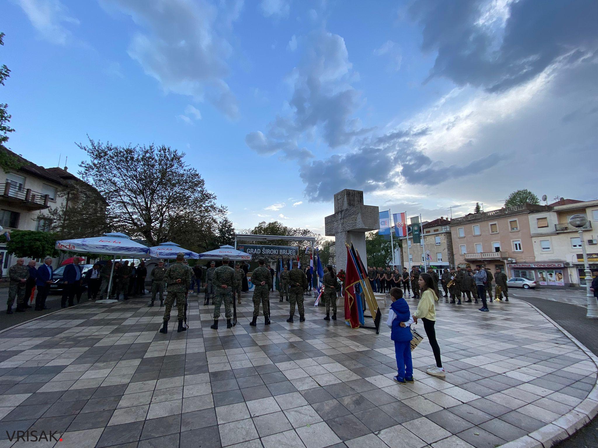 Svečano obilježen Dan širokobrijeških branitelja (FOTO)