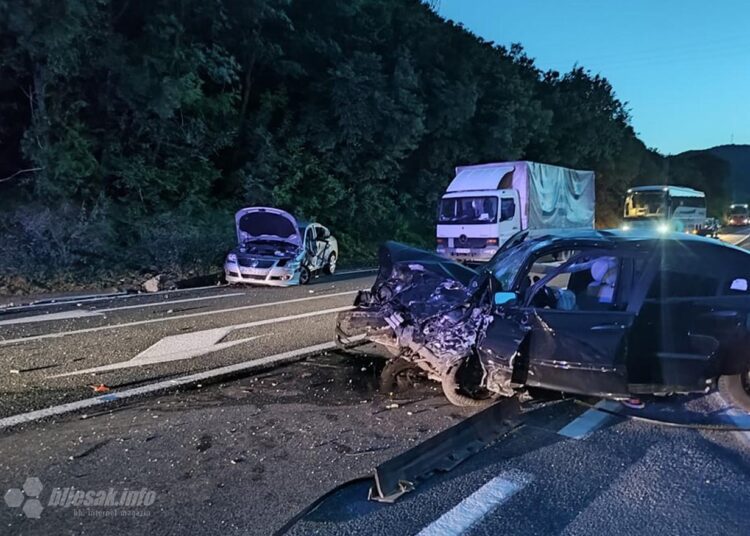 Teška prometna nesreća u Žitomisliću: Ozlijeđeno više osoba, promet obustavljen