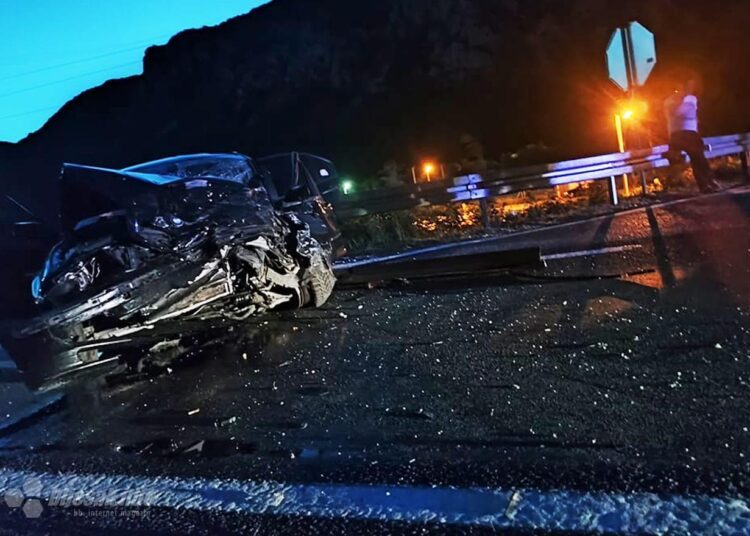 Teška prometna nesreća u Žitomisliću: Ozlijeđeno više osoba, promet obustavljen