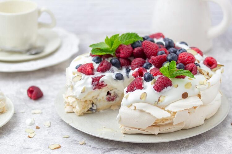 Ukusna Pavlova torta