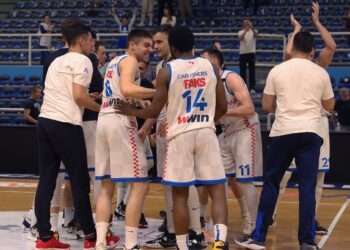 Široki potopio Sparse na Pecari