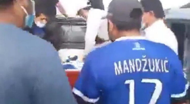 Na sahrani nosili ženu u kovčegu, pa čuli da kuca iz njega