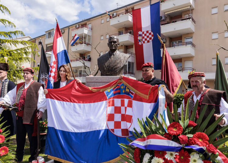 U Sinju svečano otkriven spomenik Gojku Šušku