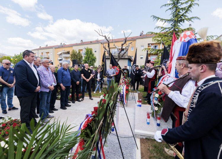 U Sinju svečano otkriven spomenik Gojku Šušku