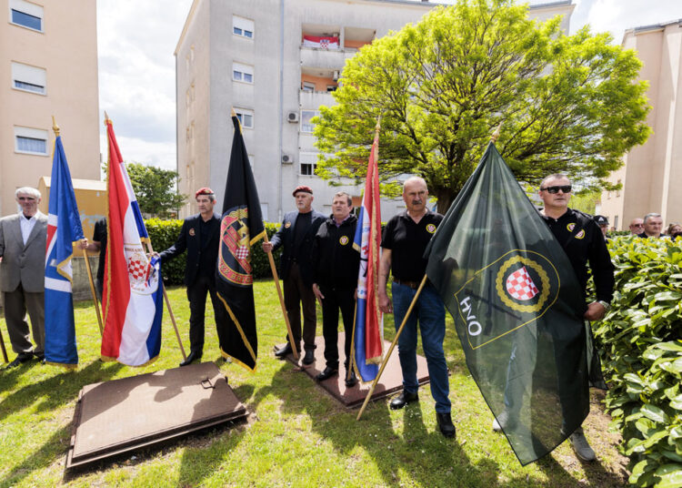U Sinju svečano otkriven spomenik Gojku Šušku