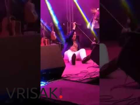 VIDEO: Grdović pao na koncertu i nije mogao ustati, zaštitari ga odveli s pozornice