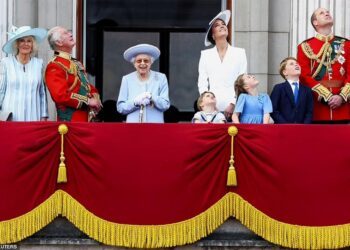 Meghan i Harry opet s kraljevskom obitelji