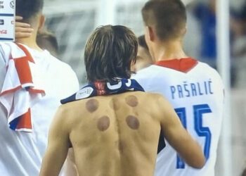 Modrić je skinuo dres i otkrio da su mu leđa puna krugova. Evo o čemu se radi