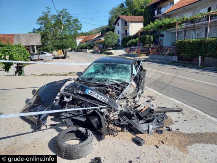 Grude: Dvije osobe ozlijeđene u prometnoj nesreći