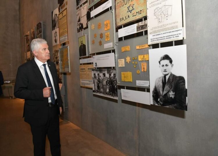 Čović posjetio Yad Vashem; susreo se s Benjaminom Netanyahuom