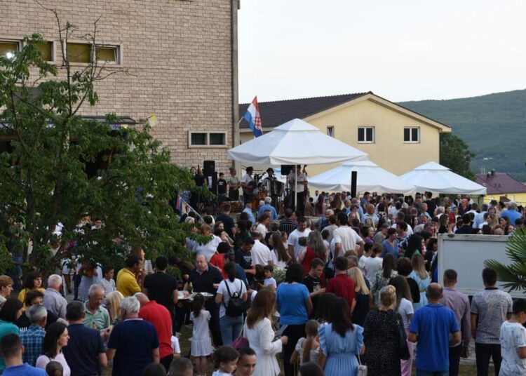 Kočerin proslavio 150 godina župe i Petrovdan (FOTO)