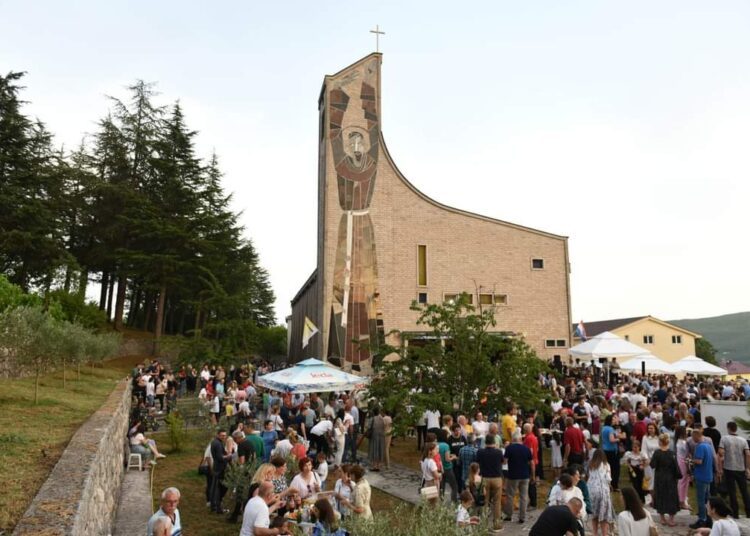 Kočerin proslavio 150 godina župe i Petrovdan (FOTO)