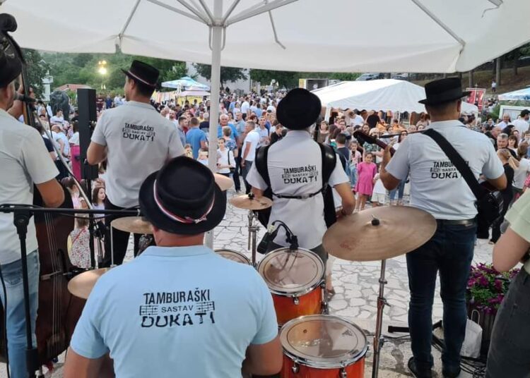 Kočerin proslavio 150 godina župe i Petrovdan (FOTO)