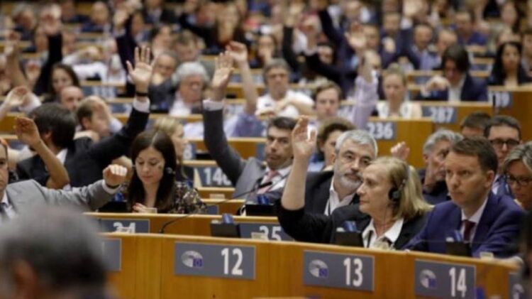 EU parlament: Ukrajini i Moldaviji dodijeliti status kandidata za članstvo u EU