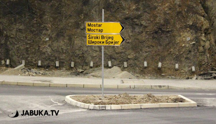 Visoke novčane kazne za uništavanje latiničnih i ćiriličnih natpisa