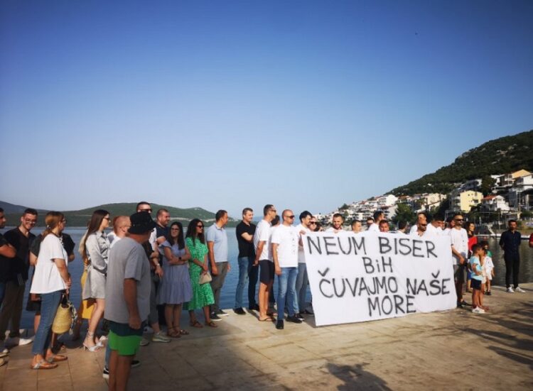 Prosvjed u Neumu, načelnik traži tko je dao odobrenje za uplovljavanje broda