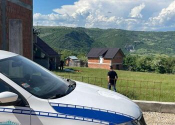 Prevezena u bolnicu: Porodilja popila kiselinu, a nakon toga skočila sa zgrade