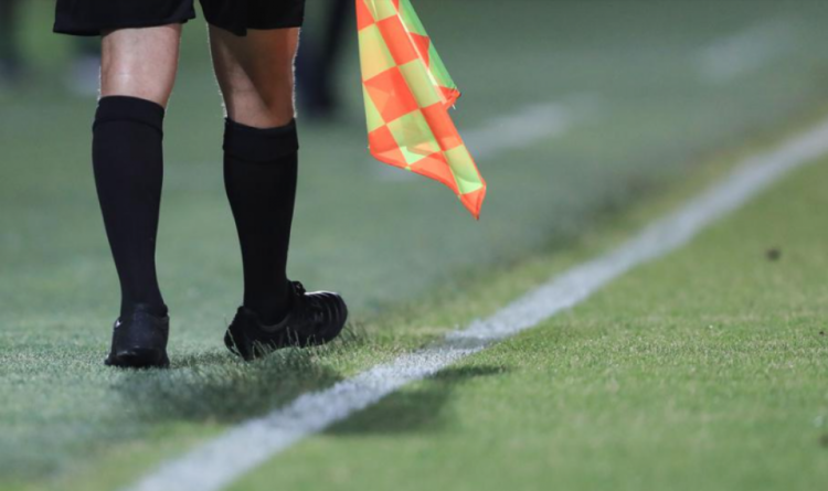 Navijači utrčali na teren i pretukli suca do smrti