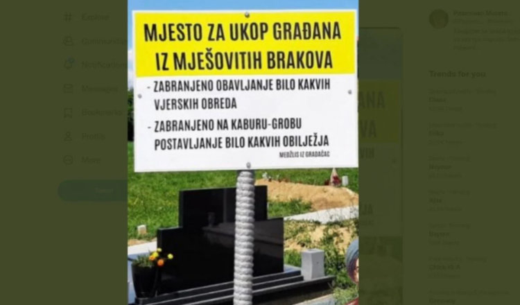Na groblju u Gradačcu se pojavila zanimljiva tabla, nije dugo potrajala