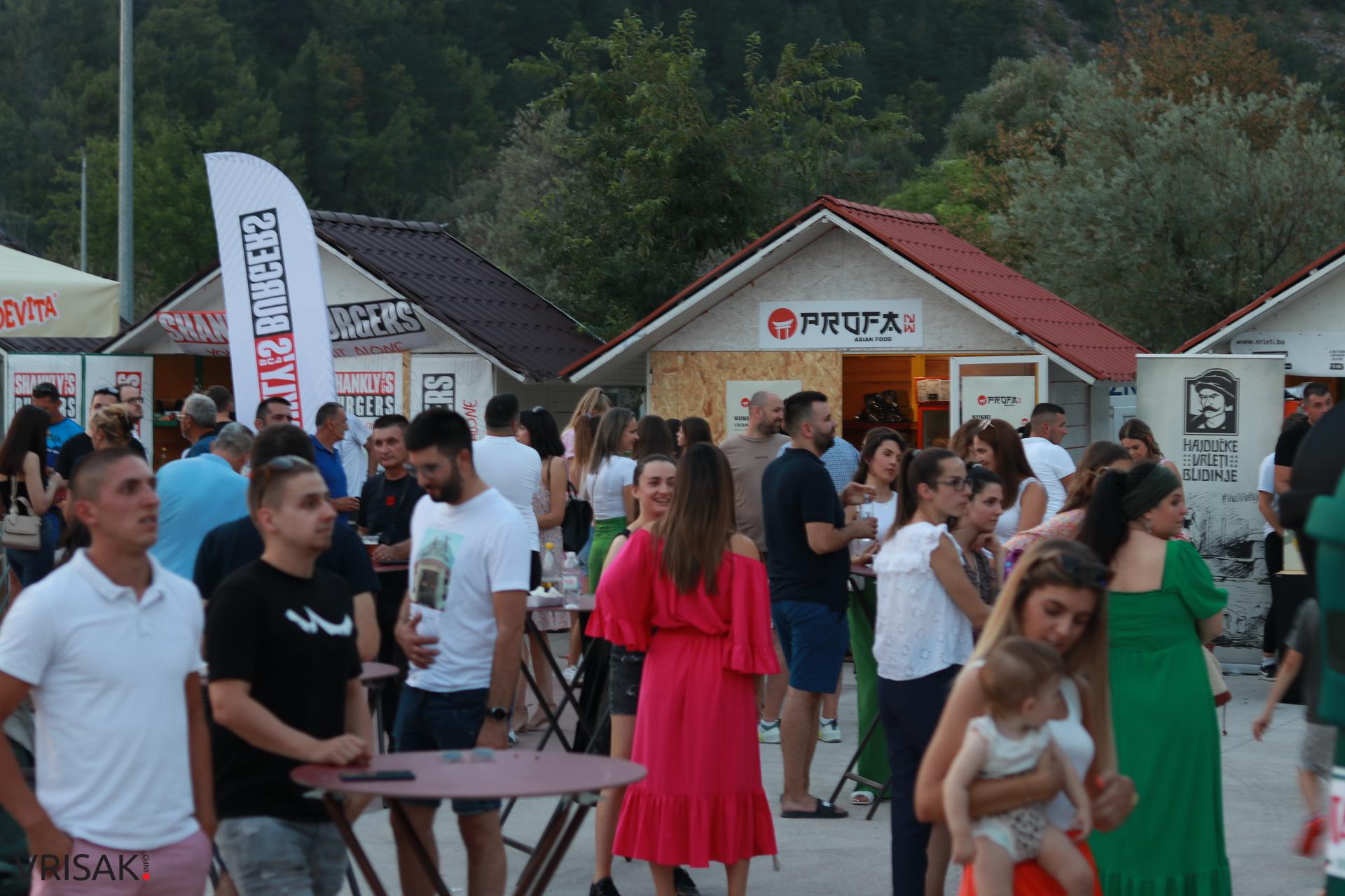 Street Food Fest prvu večer okupio veliki broj posjetitelja, donosimo fotografije