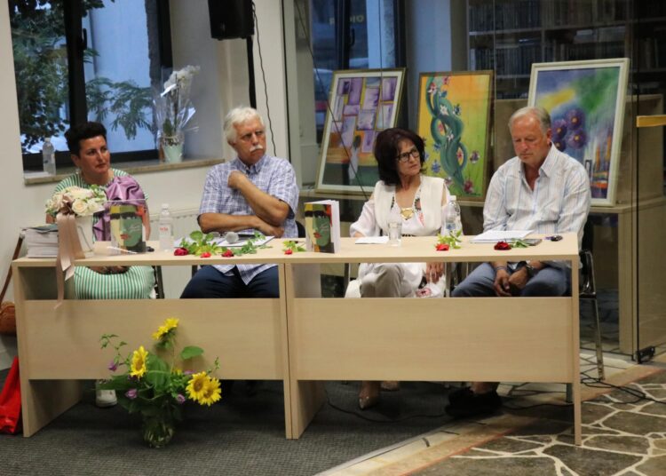 Održana izložba slika pod nazivom “Umjetost uz kavu” i promocija knjige poezije “Nevjerstvo svjetionika”