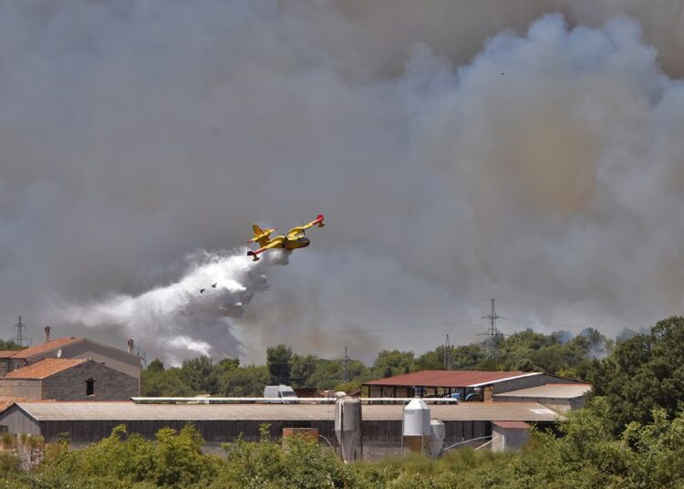 Pogledajte fotografije velikog požara koji je prijetio Puli