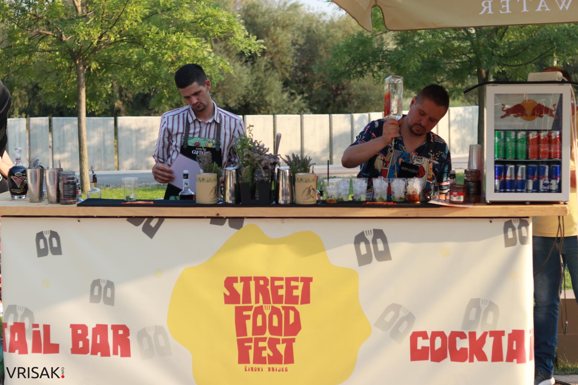 Street Food Fest prvu večer okupio veliki broj posjetitelja, donosimo fotografije