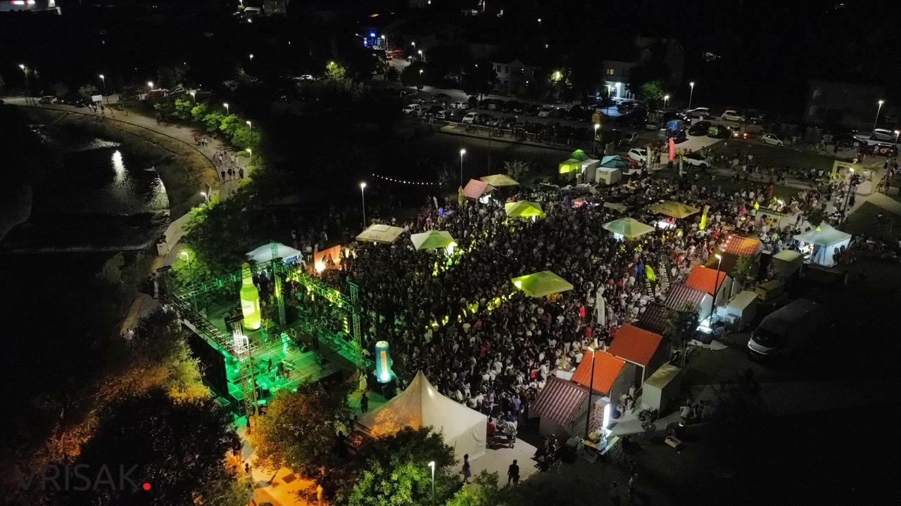 Odlična večer na SFF-u, publika uživala u nastupu Nene Belana i vrhunskoj hrani