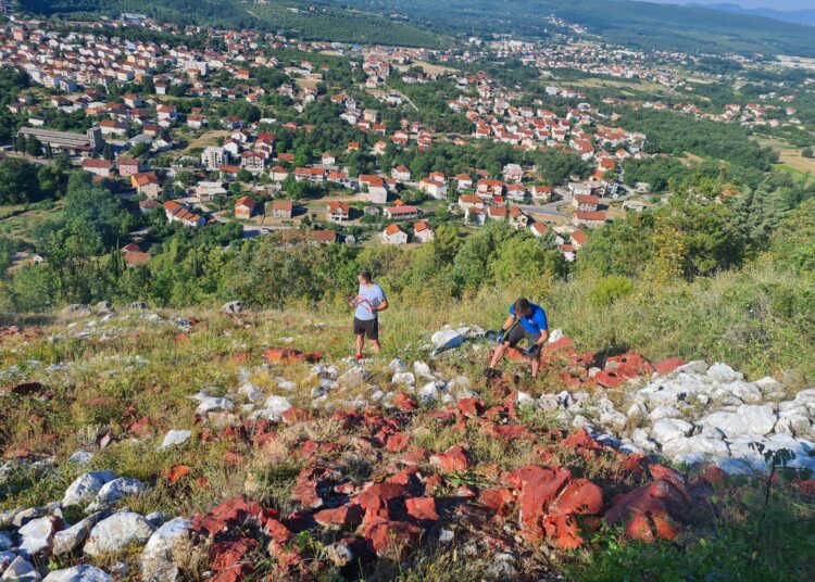 Očišćen hrvatski grb iznad Širokog Brijega (FOTO)